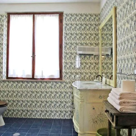 Charming In Ramazzano 110 M² Shared Pool Διαμέρισμα